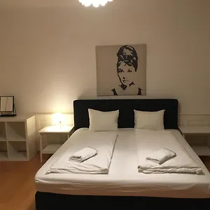  Quarto em Acomodações Particulares Homestay Center Suíça